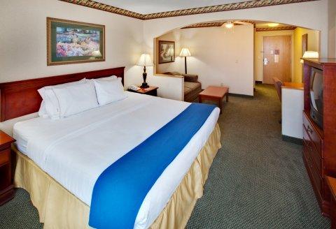 Holiday Inn Express & Suites Clinton By Ihg Екстериор снимка