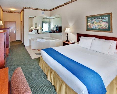 Holiday Inn Express & Suites Clinton By Ihg Екстериор снимка
