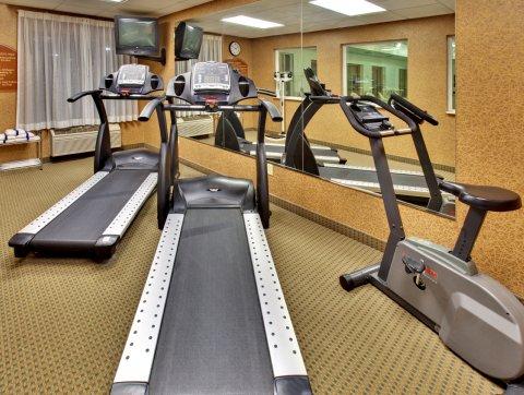 Holiday Inn Express & Suites Clinton By Ihg Екстериор снимка