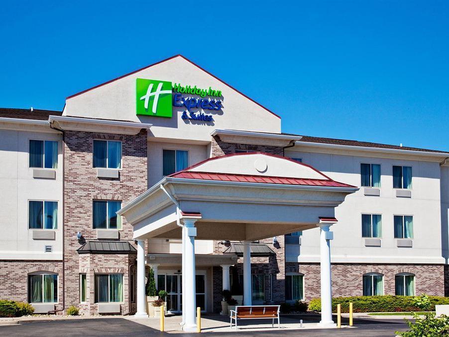Holiday Inn Express & Suites Clinton By Ihg Екстериор снимка