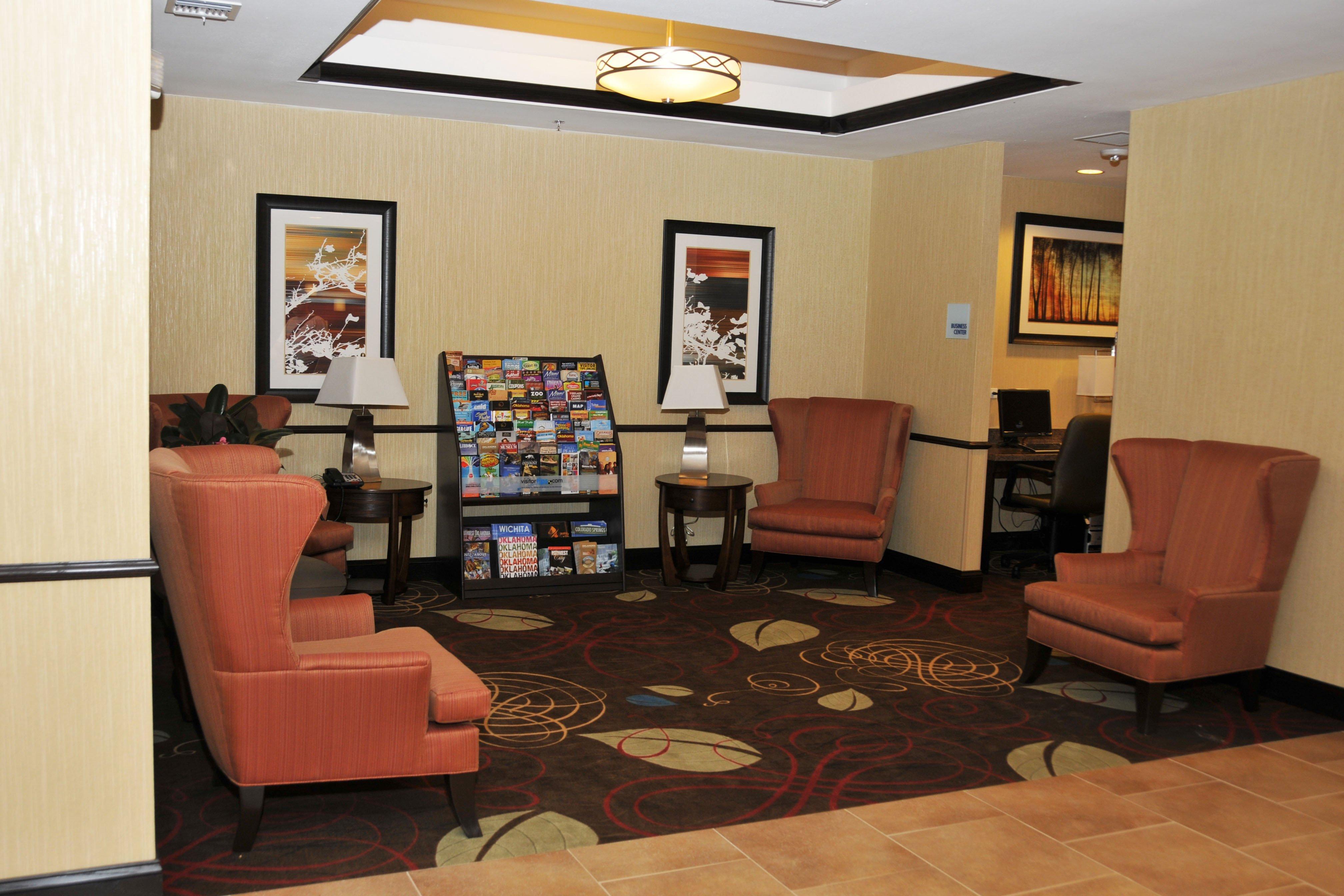 Holiday Inn Express & Suites Clinton By Ihg Екстериор снимка