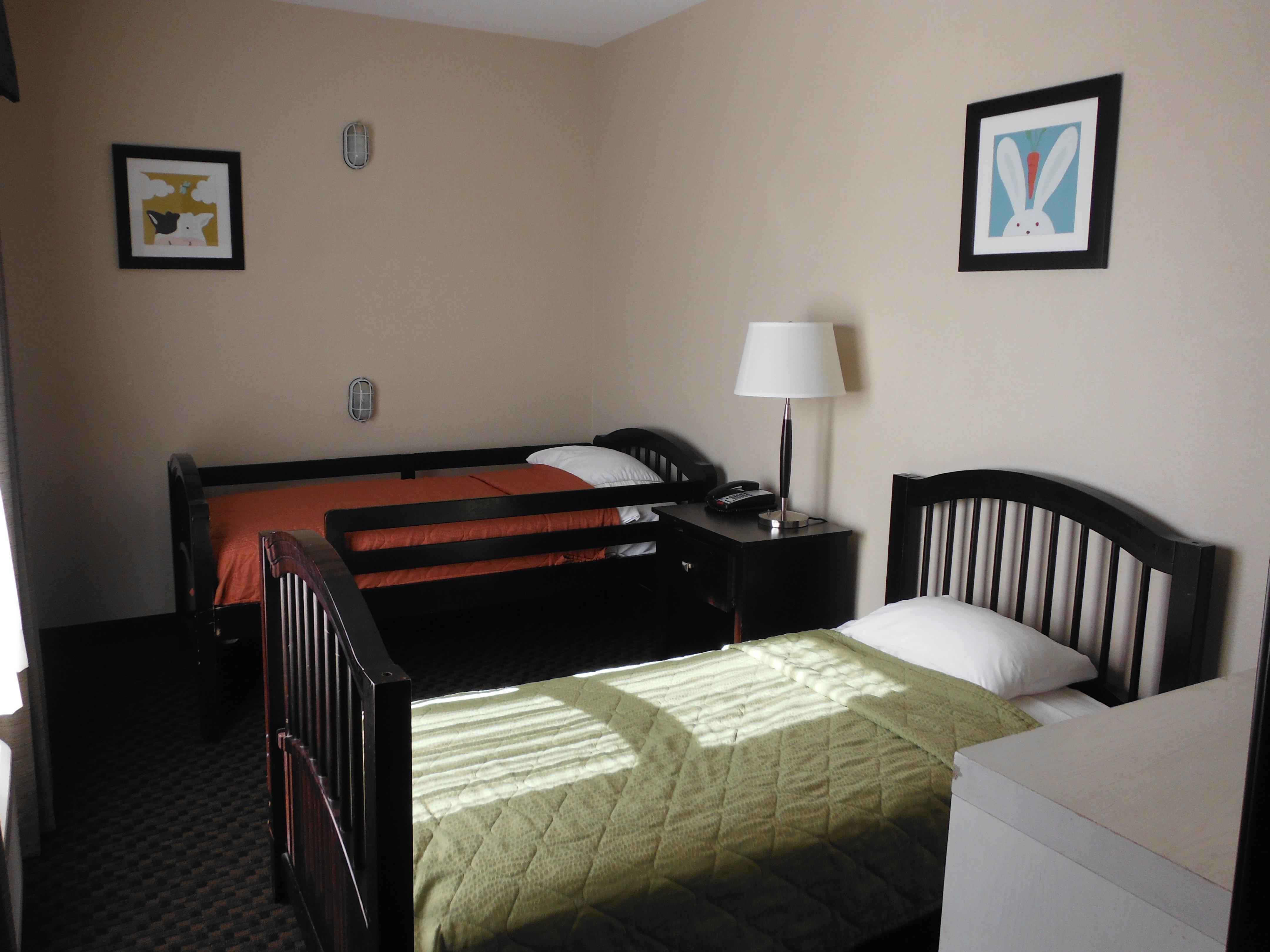 Holiday Inn Express & Suites Clinton By Ihg Екстериор снимка